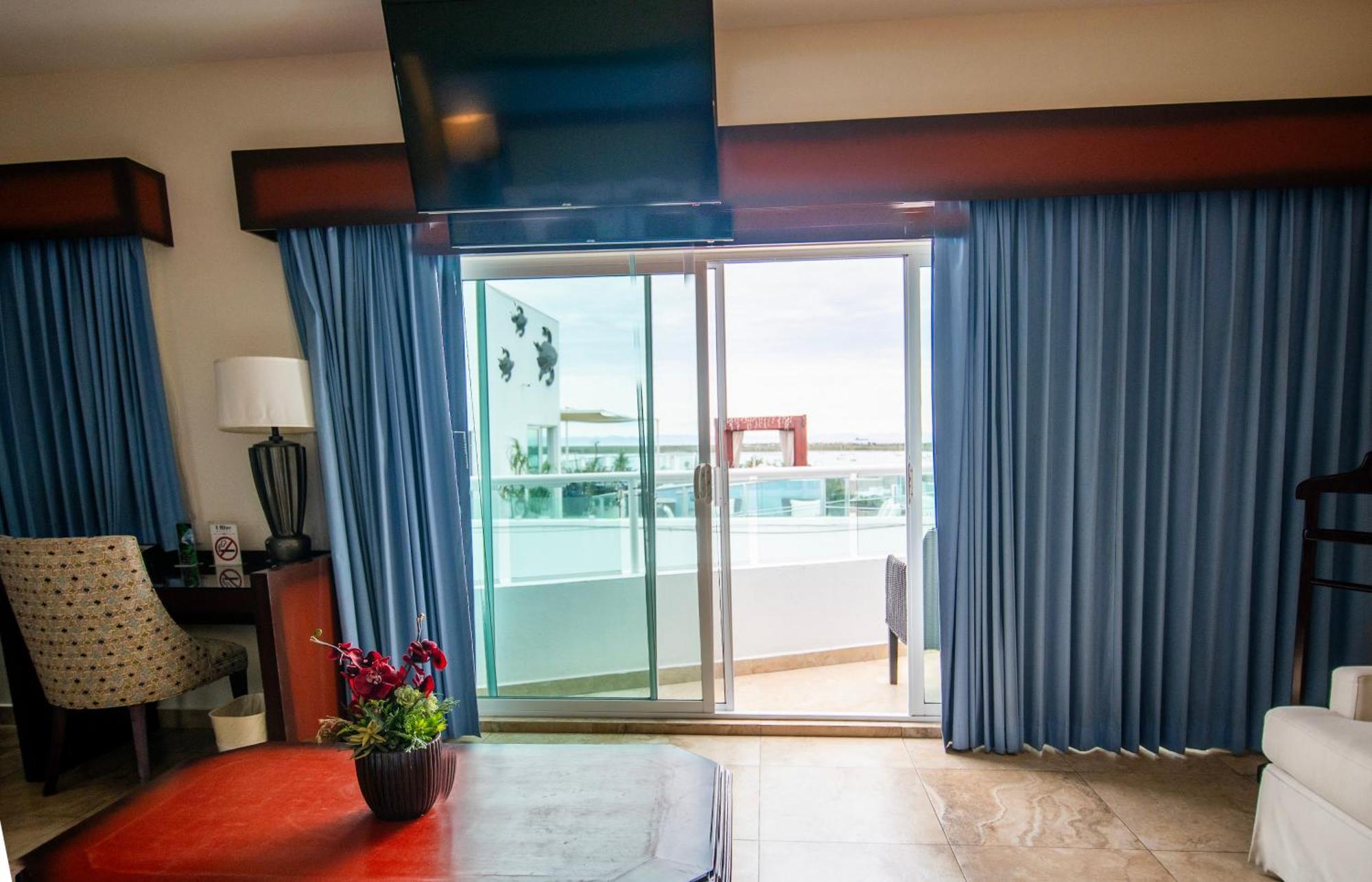 Hblue Hotel La Paz