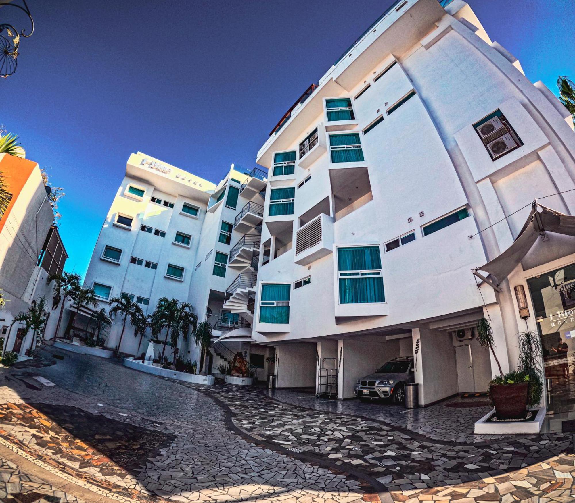 Hblue Hotel 3*